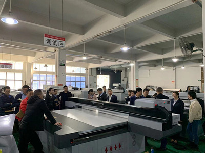 勿忘初心，共同進(jìn)步 潤(rùn)彩全新平板打印機(jī)業(yè)務(wù)團(tuán)隊(duì)技術(shù)知識(shí)培訓(xùn)與軟件開發(fā)推廣